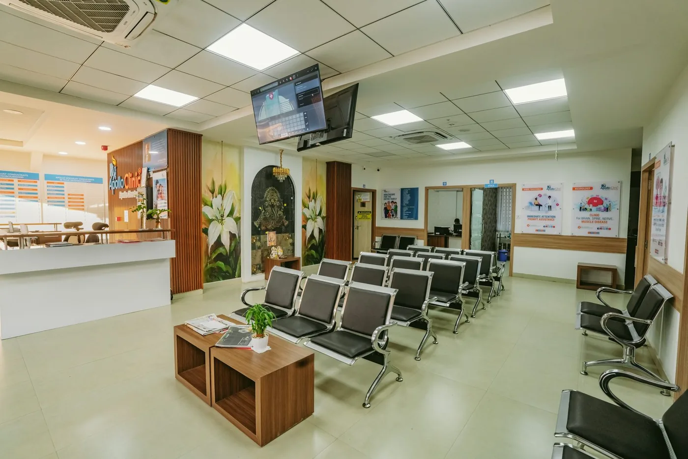 Candidscape healthcare waiting area at Apollo Clinic Akshaya Nagar