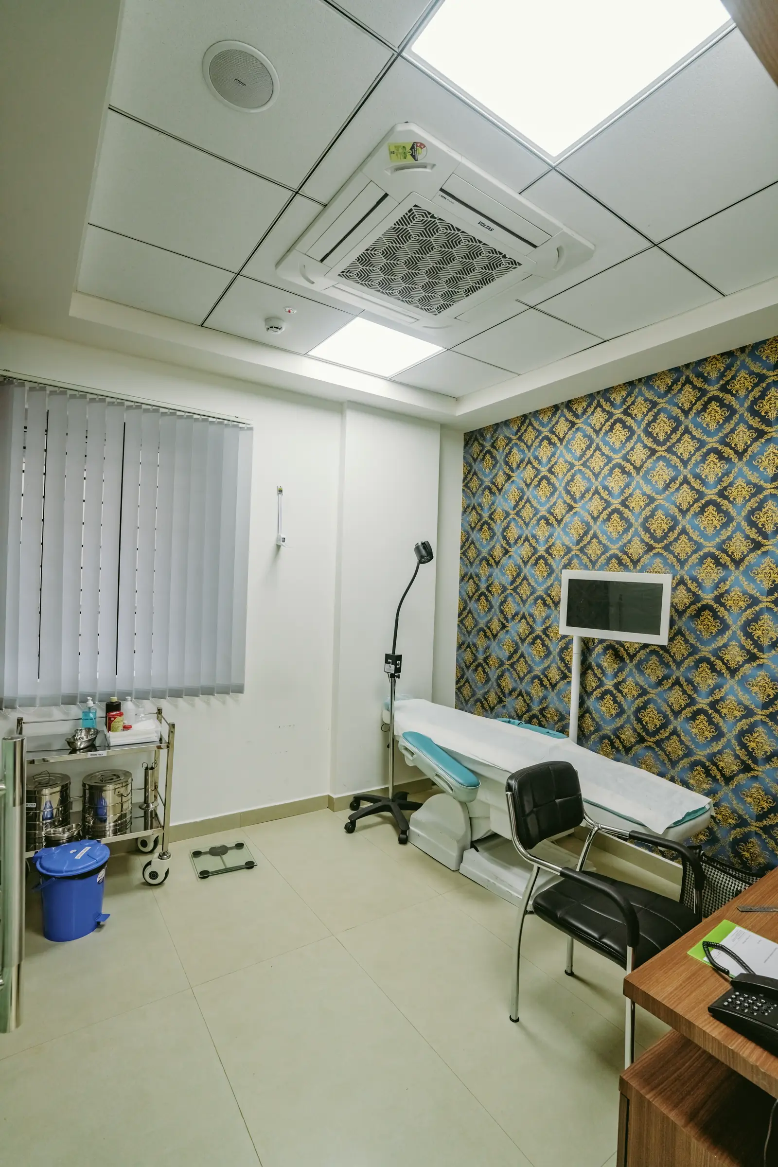 small space small clinic interior design