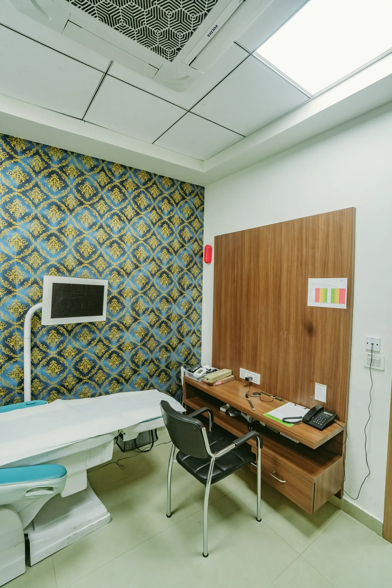 small space small clinic interior design near me