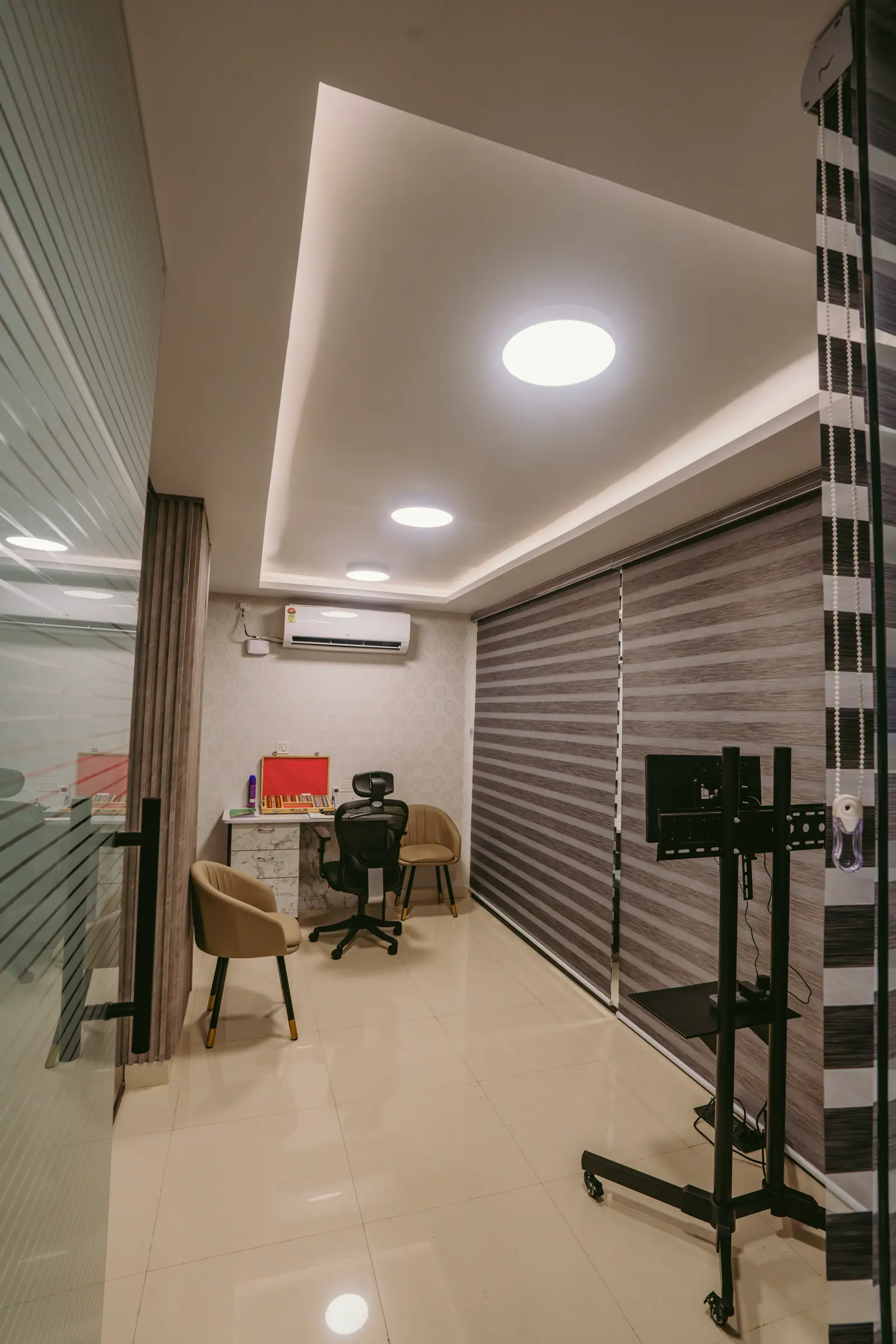Apollo Clinic BEL Road interior designer