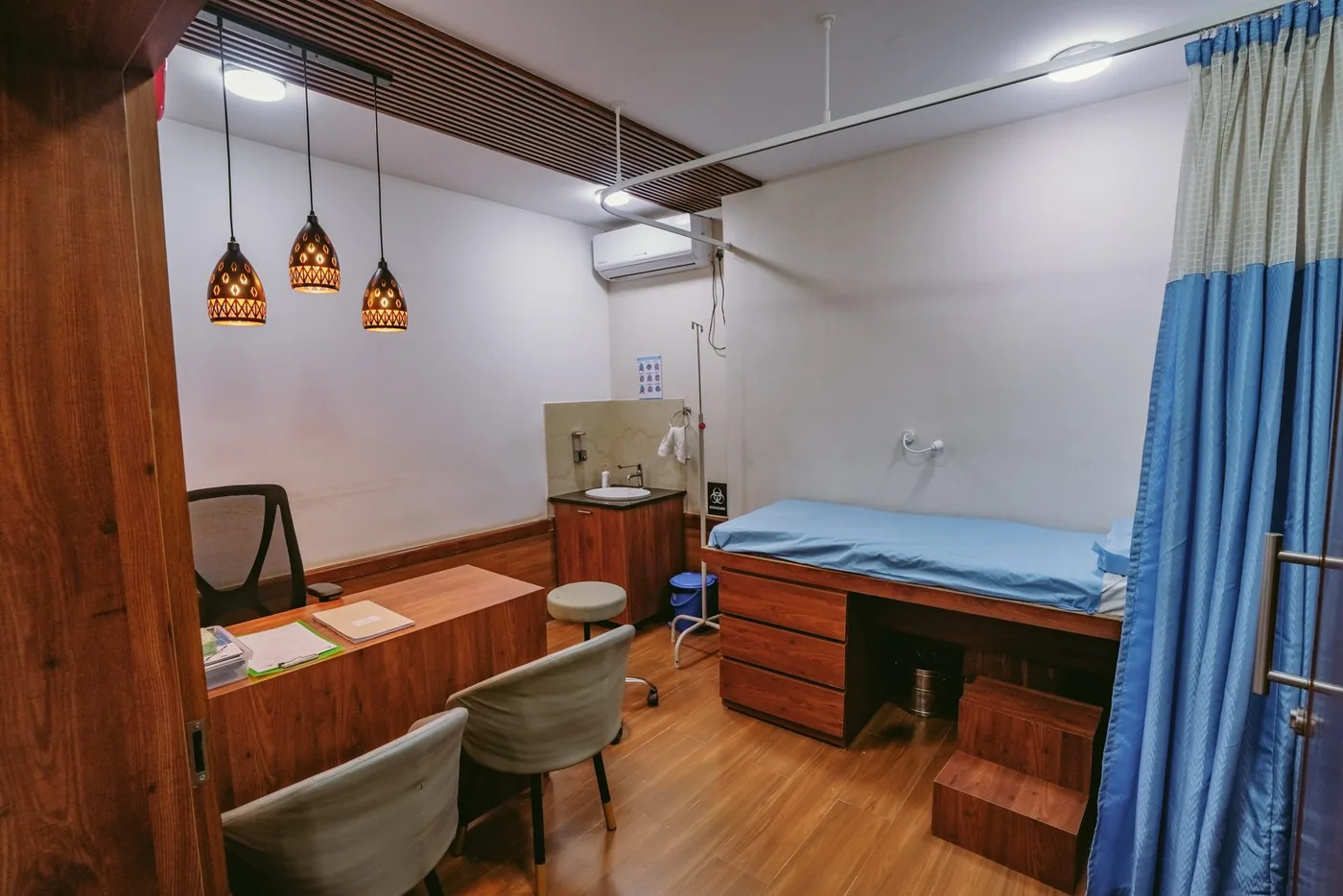Apollo Clinic Hosa Road day-care recovery bay