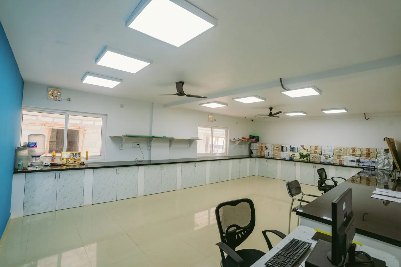 Office workstation fit-out by Candidscape
