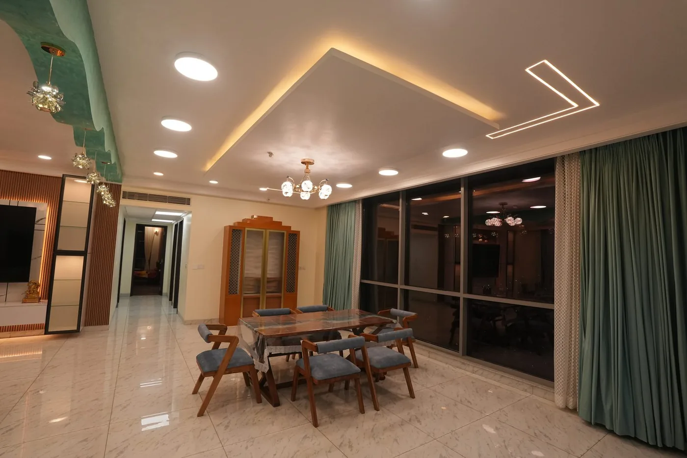Dining area at Mantri Pinnacle