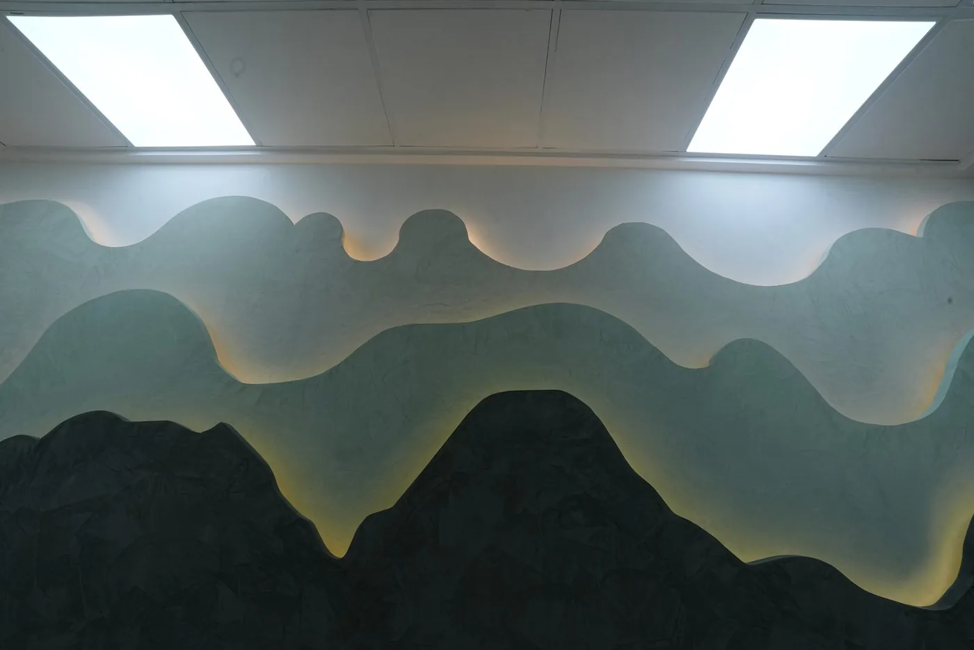 Feature wall detail at Mantri Pinnacle